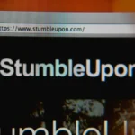 Biểu tượng StumbleUpon, gợi nhớ về nền tảng khám phá web ngẫu nhiên đã ngừng hoạt động.