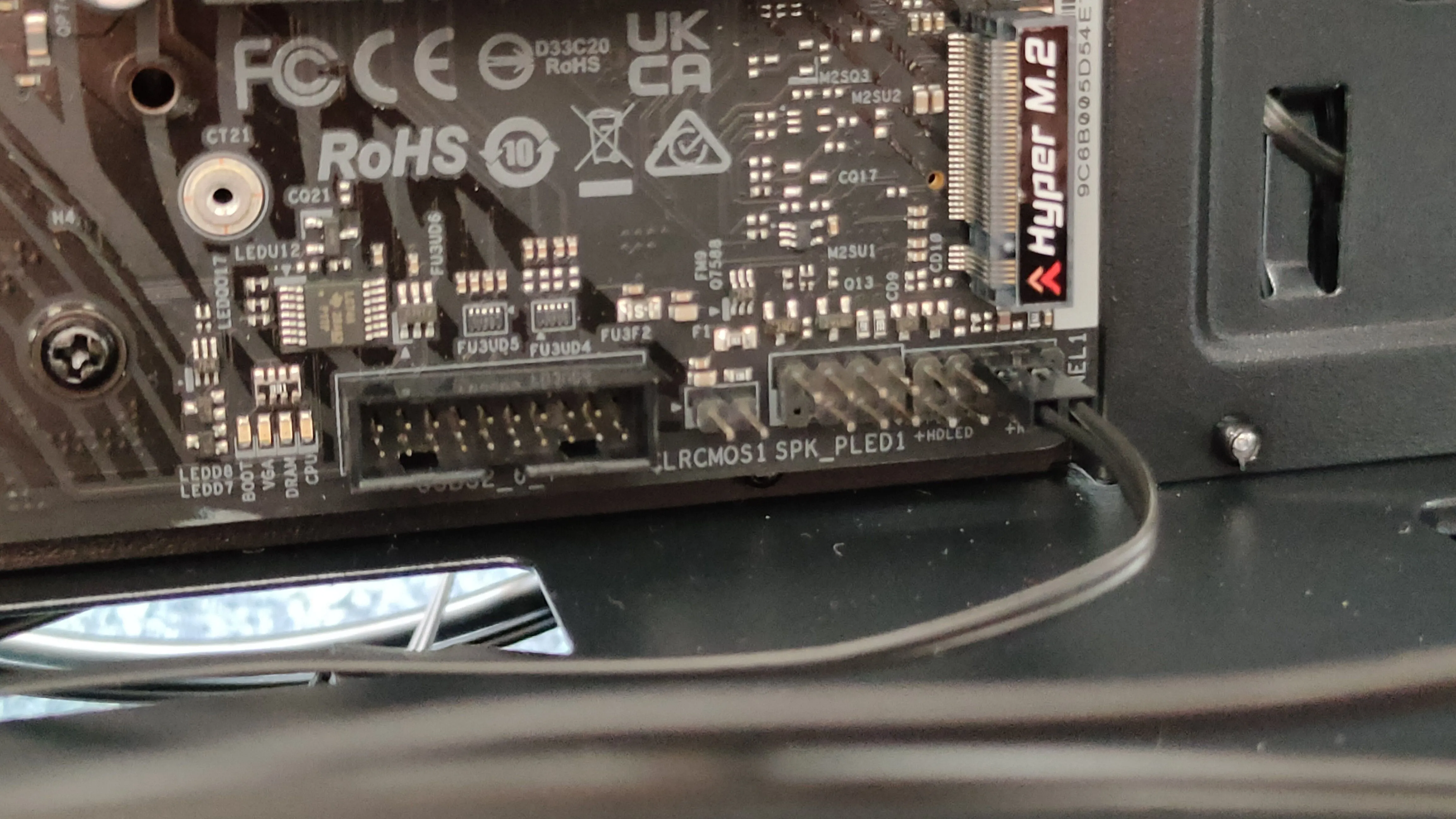 Các chân cắm panel phía trước (Front I/O headers) trên bo mạch chủ