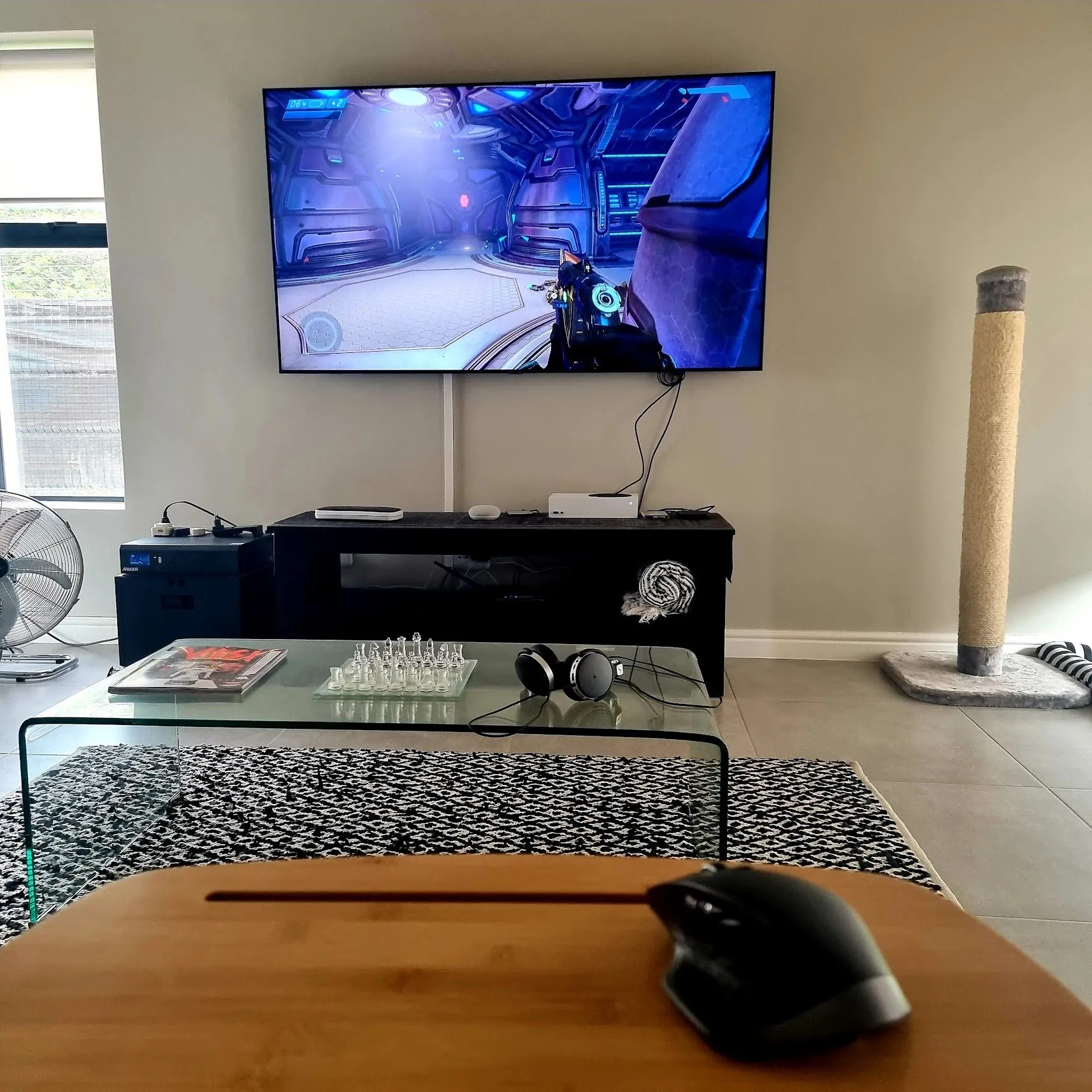 Chơi Halo trên Xbox bằng chuột, minh họa khả năng điều khiển game console bằng thiết bị ngoại vi