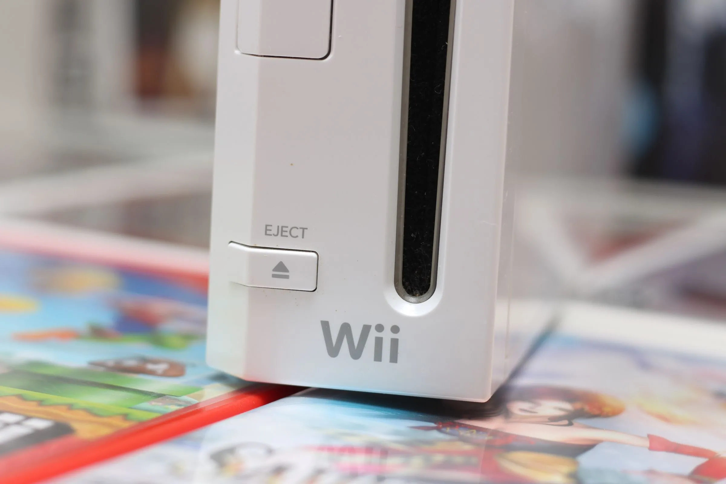 Console Nintendo Wii màu trắng.