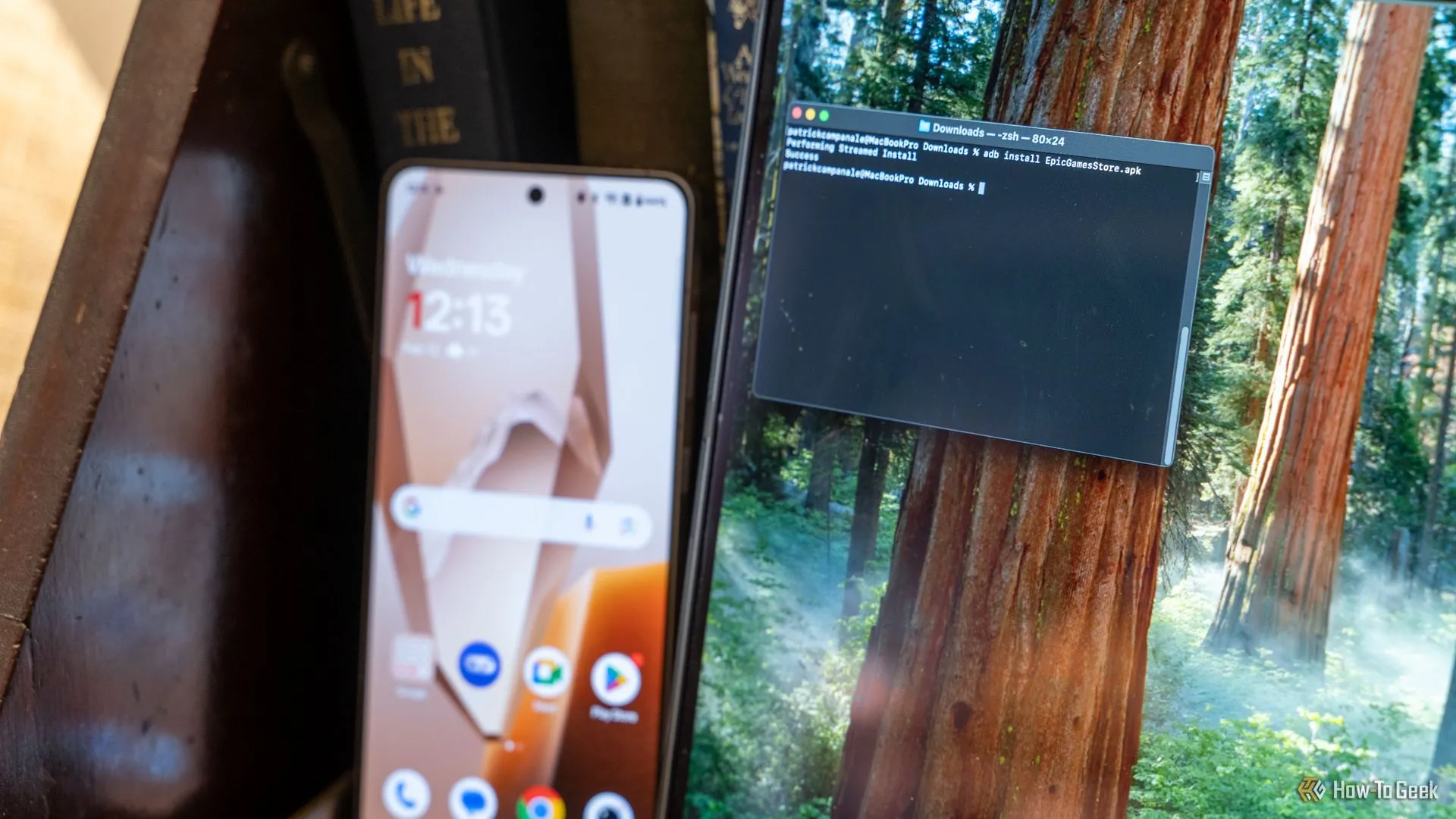 Cửa sổ Terminal trên máy Mac hiển thị lệnh ADB cài đặt tệp APK Epic Games Store cho smartphone Android.