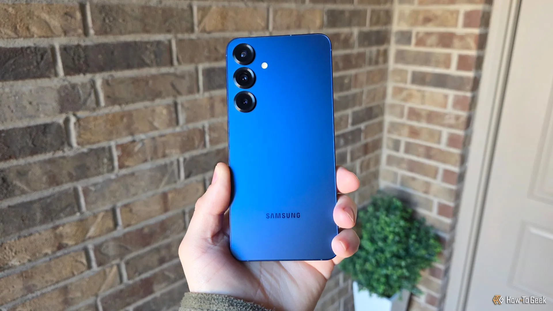 Đánh Giá Samsung Galaxy S25: Liệu Có Xứng Đáng Với Sự Kỳ Vọng Hay Chỉ Là Một Phiên Bản “S24 Tái Sinh”?