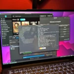 Giao diện CachyOS chạy Steam, Heroic Games Launcher và ứng dụng Hello của CachyOS, minh họa khả năng chơi game vượt trội.