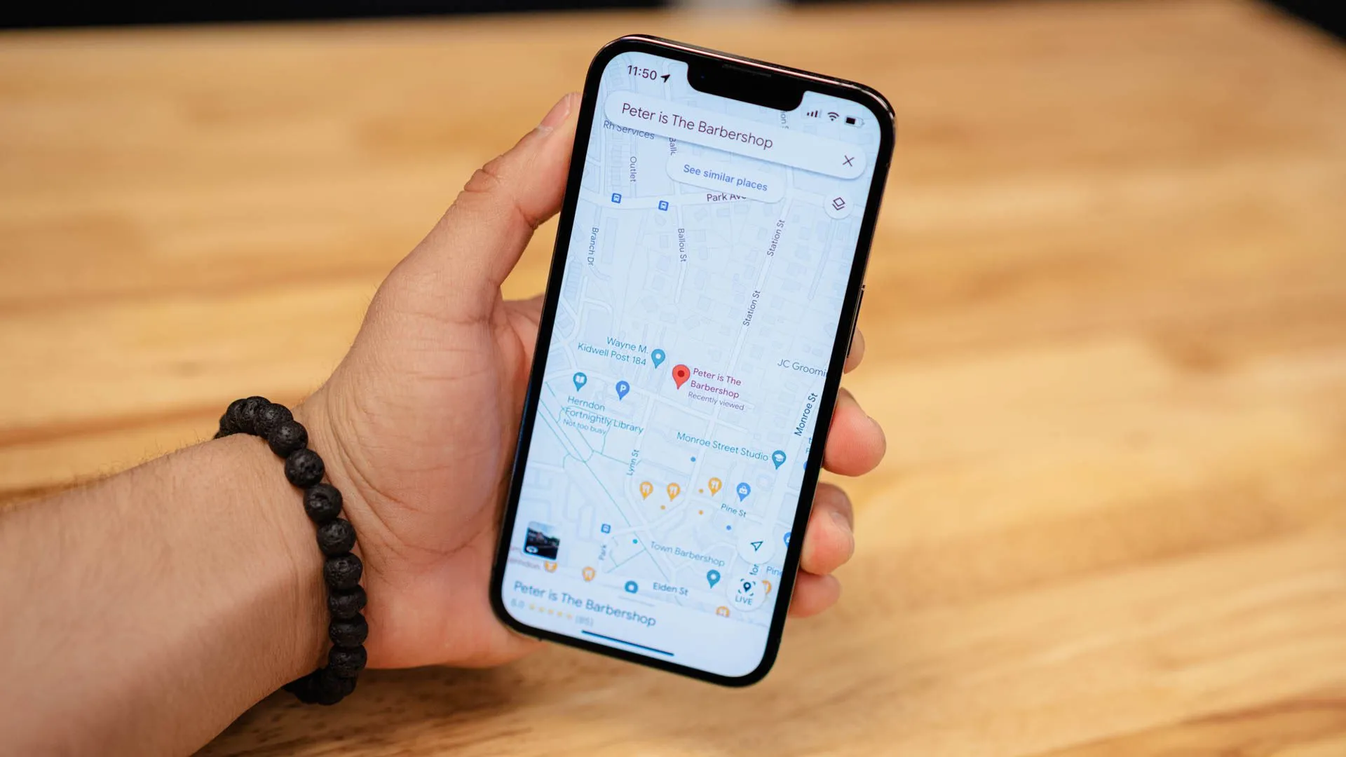 Giao diện Google Maps hiển thị vị trí, minh họa chức năng chia sẻ vị trí khẩn cấp.