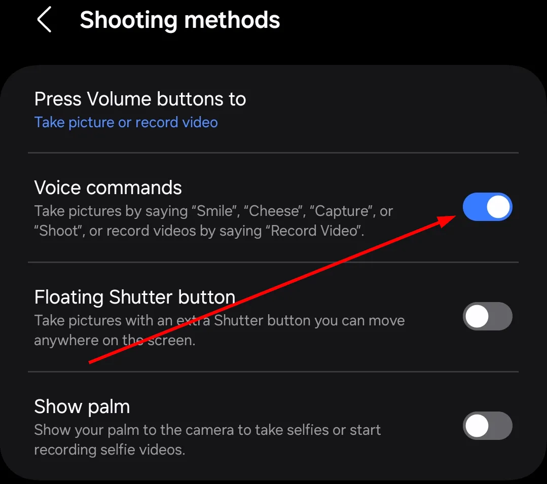 Kích hoạt tùy chọn Lệnh thoại trong phần cài đặt Phương pháp chụp của Samsung