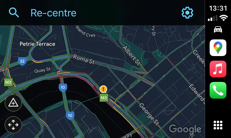 Lớp phủ thông tin giao thông trên Google Maps CarPlay