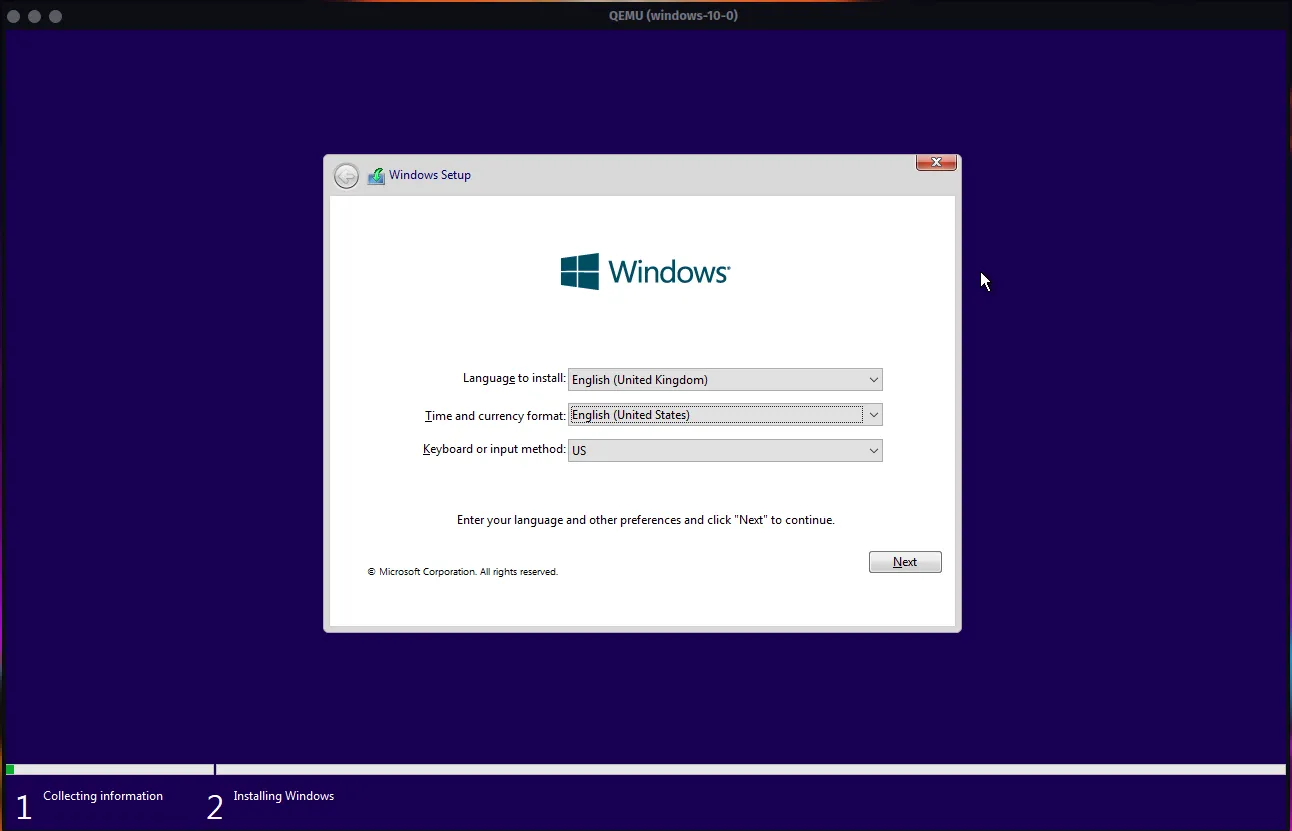 Màn hình cài đặt Windows 10 đang hiển thị bên trong cửa sổ ứng dụng QEMU do Quickemu khởi tạo, cho thấy quá trình thiết lập tự động máy ảo.