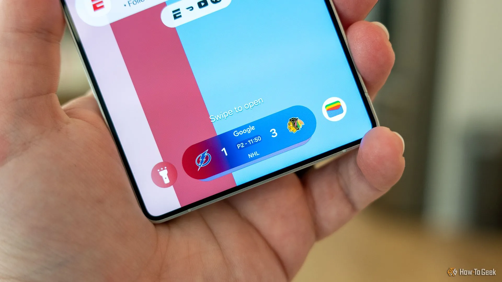 Màn hình Samsung Galaxy S25 Ultra hiển thị thông báo trực tiếp trên thanh Now Bar, minh họa tính năng mới trong One UI 8.