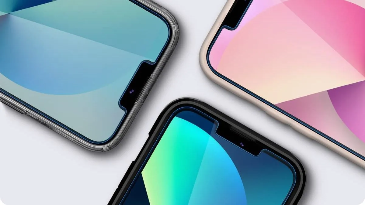 Miếng dán màn hình Spigen trên iPhone 14 Series
