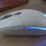 Nút bấm bên hông chuột gaming Logitech G203 có dây