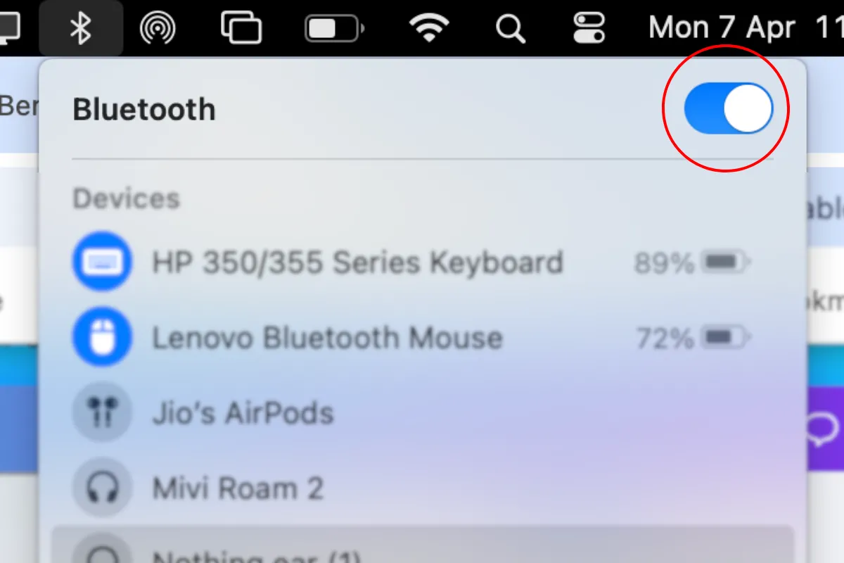 Nút bật/tắt Bluetooth trong Menu Bar của MacBook