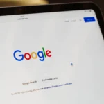 Ứng dụng Google trên thiết bị di động, minh họa giao diện tìm kiếm hình ảnh