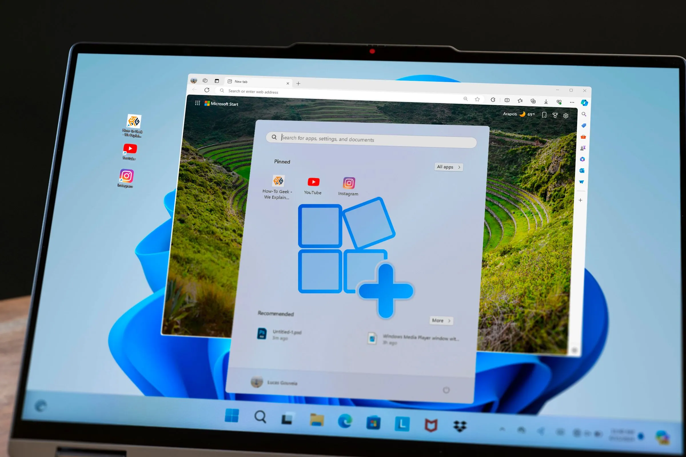 Windows 11 với menu Start đang mở, hiển thị một số trang web đã được chuyển đổi thành ứng dụng.