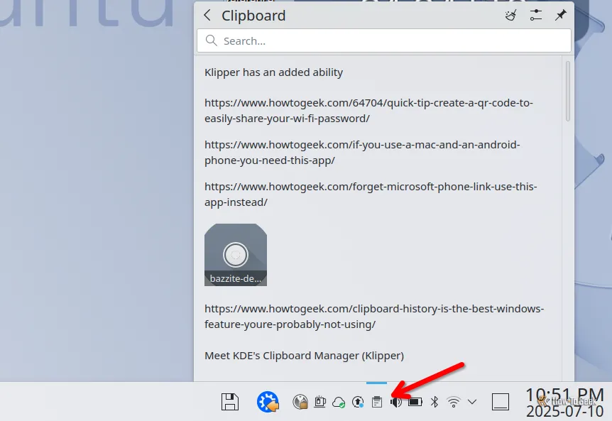 Biểu tượng Klipper clipboard trong khay hệ thống của môi trường desktop KDE Plasma.