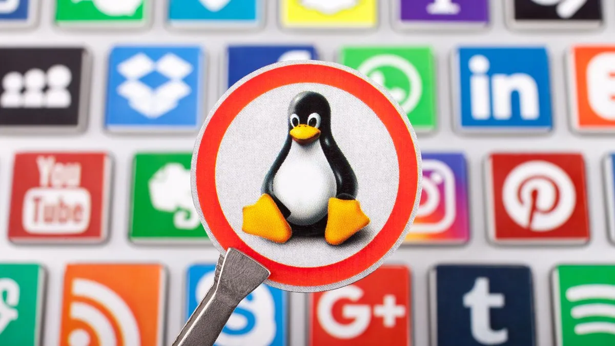 Biểu tượng Linux cùng các logo công nghệ khác, minh họa cho tầm quan trọng của mã nguồn mở trong ngành công nghệ