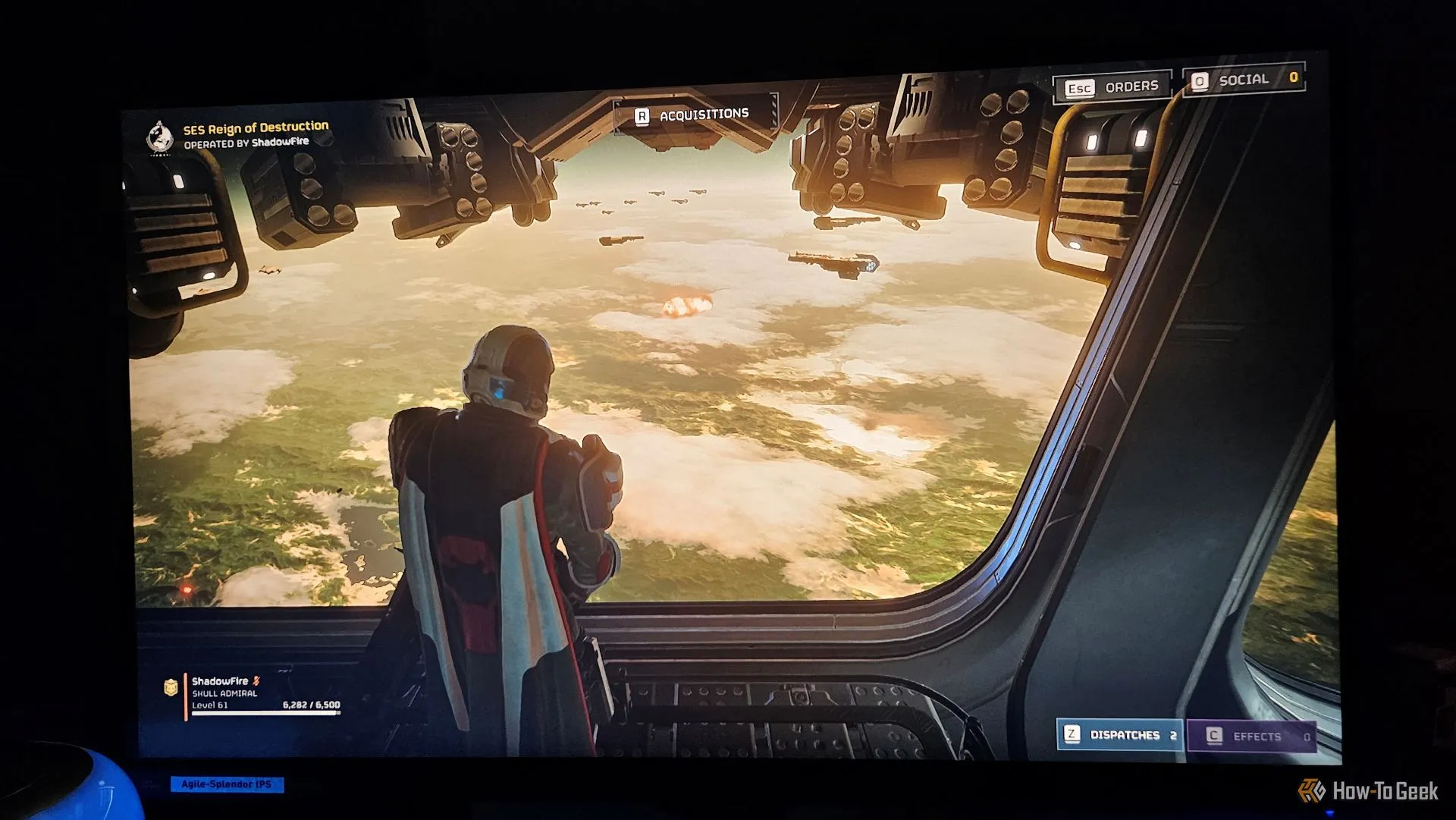 Cảnh chơi game Helldivers 2 được chụp từ màn hình Acer Predator XB273K V5, thể hiện hình ảnh mượt mà và chi tiết.