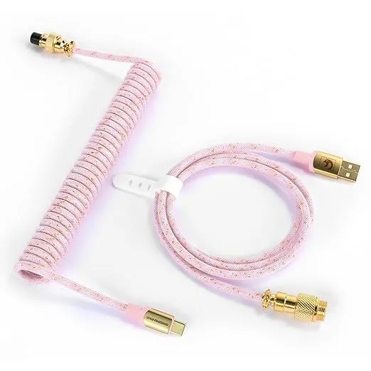 Cáp bàn phím xoắn tùy chỉnh ATTACK SHARK USB-C sang USB-A màu hồng, với thiết kế chất lượng và đầu nối aviator.
