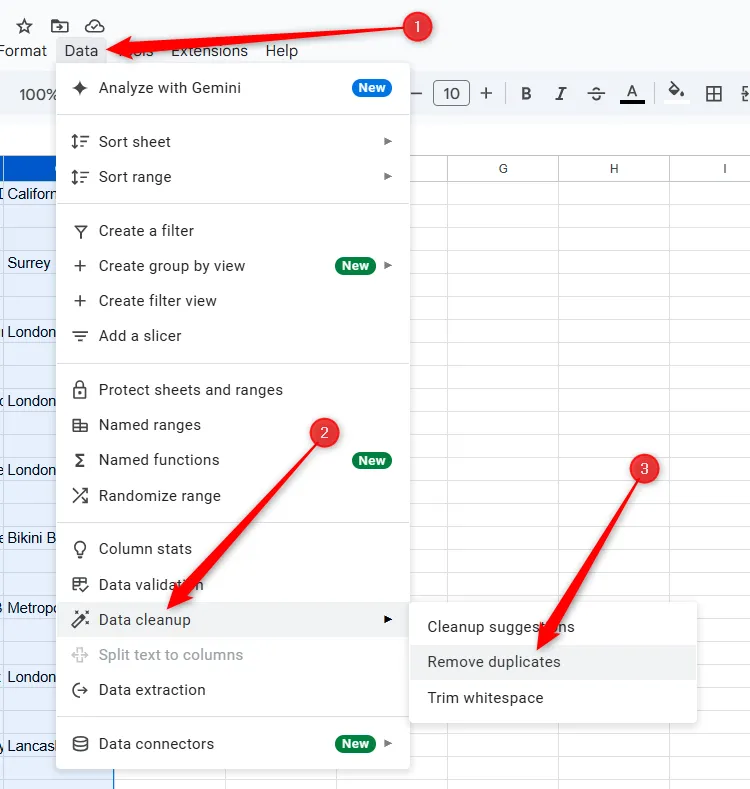 Chọn 'Xóa trùng lặp' trong mục 'Dọn dẹp dữ liệu' của tab 'Dữ liệu' trong Google Sheets để loại bỏ các hàng trống.
