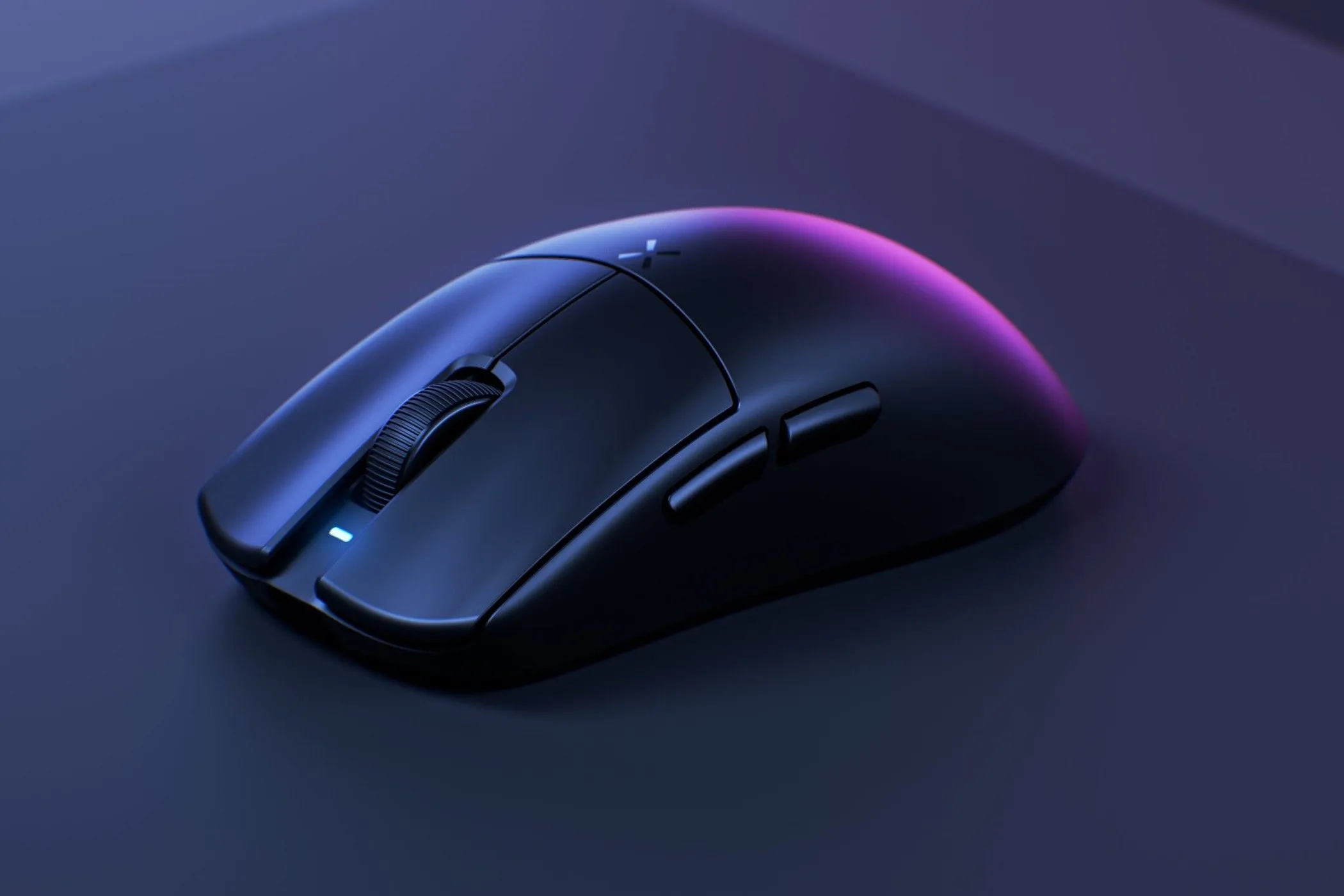 Chuột Hitscan Hyperlight trên tấm lót chuột gaming
