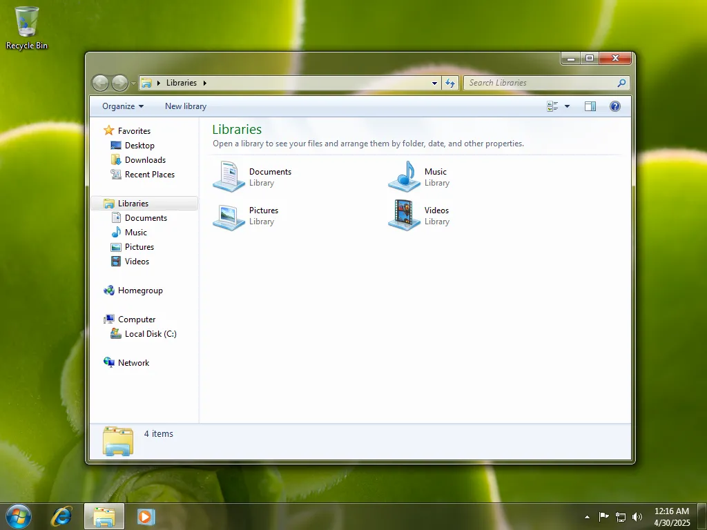 Cửa sổ File Explorer của Windows 7, gợi nhớ giao diện quen thuộc của hệ điều hành cổ điển.