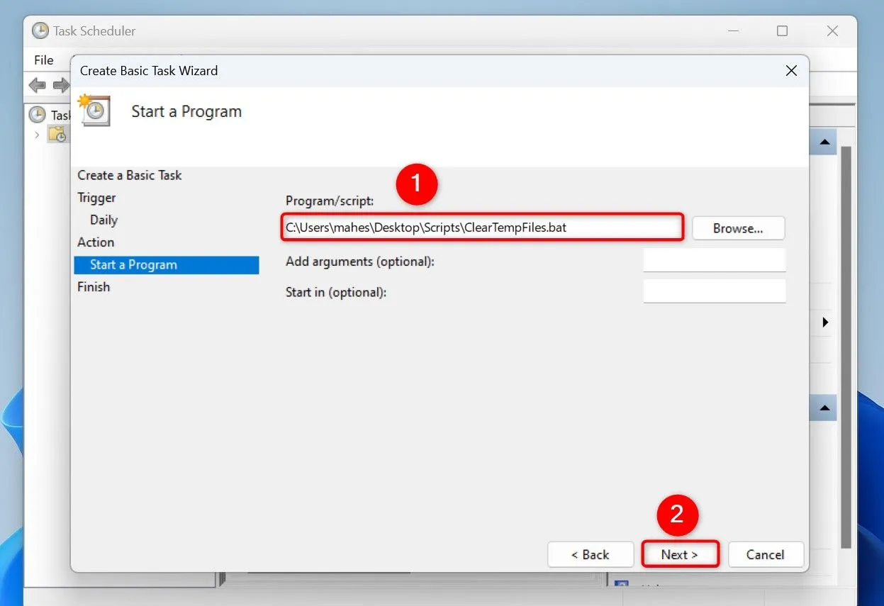 Cửa sổ Task Scheduler nơi người dùng chỉ định đường dẫn đầy đủ của file script ClearTempFiles.bat để chạy tác vụ