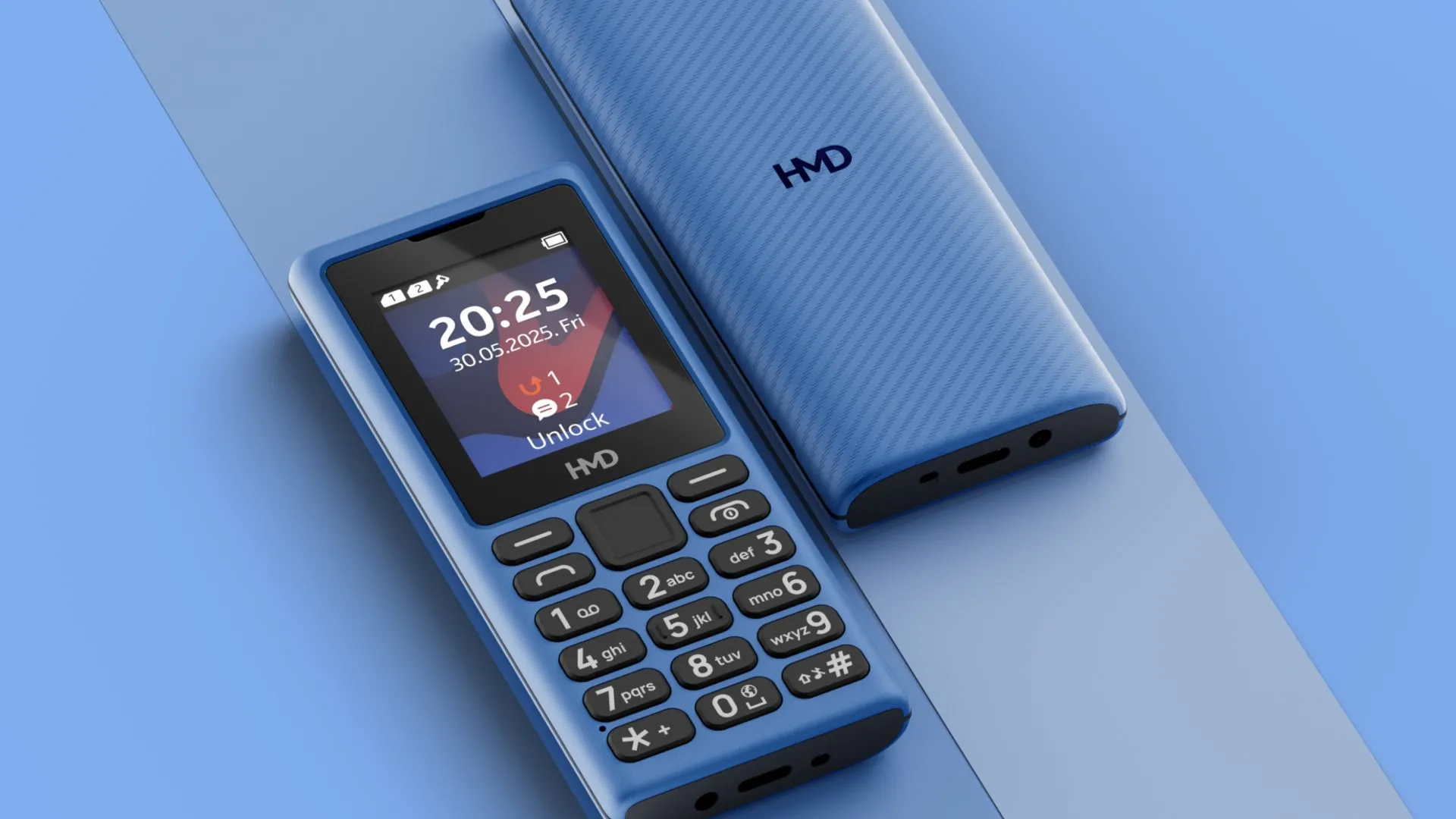 Điện thoại HMD 101 4G màu xanh trên bàn