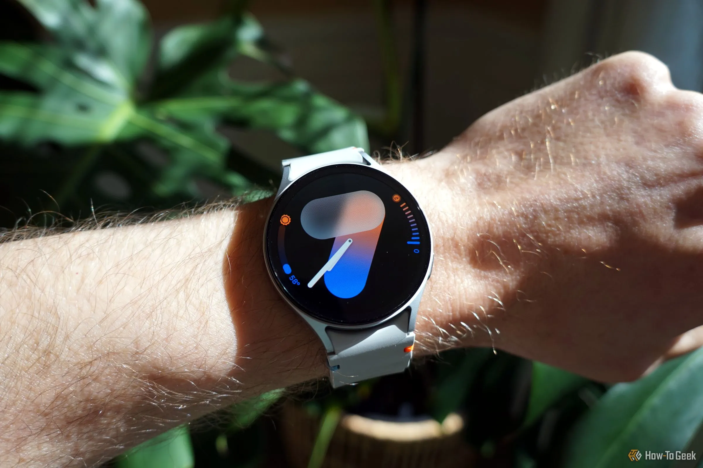 Đồng hồ thông minh Samsung Galaxy Watch 7 với thiết kế tròn truyền thống