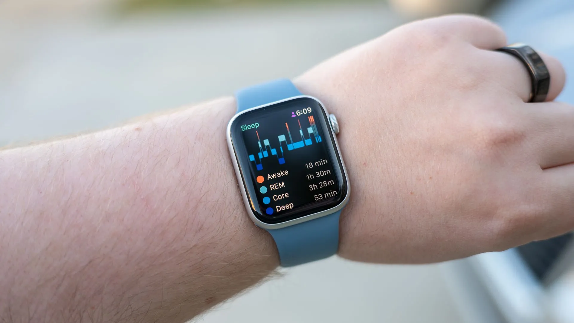 Dữ liệu giấc ngủ hiển thị trên Apple Watch SE 2022