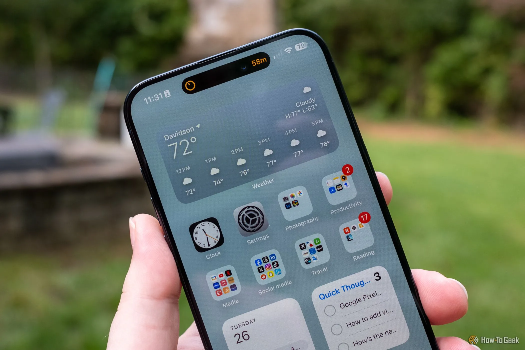 Dynamic Island đang chạy bộ hẹn giờ trên Apple iPhone 15 Pro Max