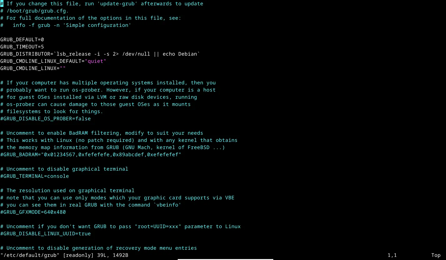 File cấu hình GRUB tại đường dẫn /etc/default/grub đang được mở trong trình soạn thảo Vim để chỉnh sửa.