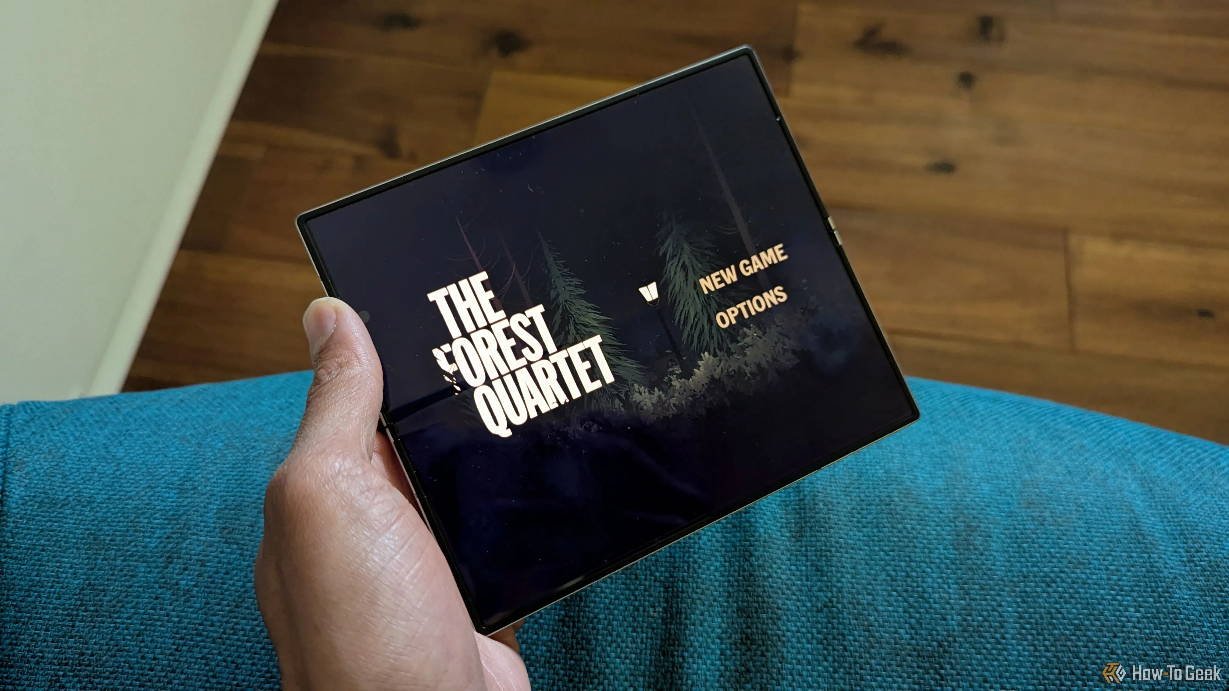 Game The Forest Quartet đang chạy trên Galaxy Z Fold 6