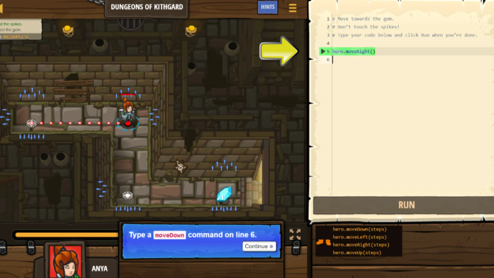 Giao diện game CodeCombat với nhân vật anh hùng di chuyển trong hầm ngục, cùng với khu vực soạn thảo code Python bên trái, thể hiện cách học lập trình qua game nhập vai.