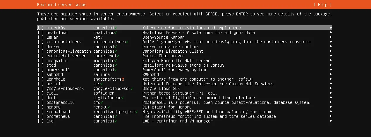Giao diện lựa chọn phần mềm cài đặt Ubuntu Server, minh họa khả năng tùy biến ban đầu.