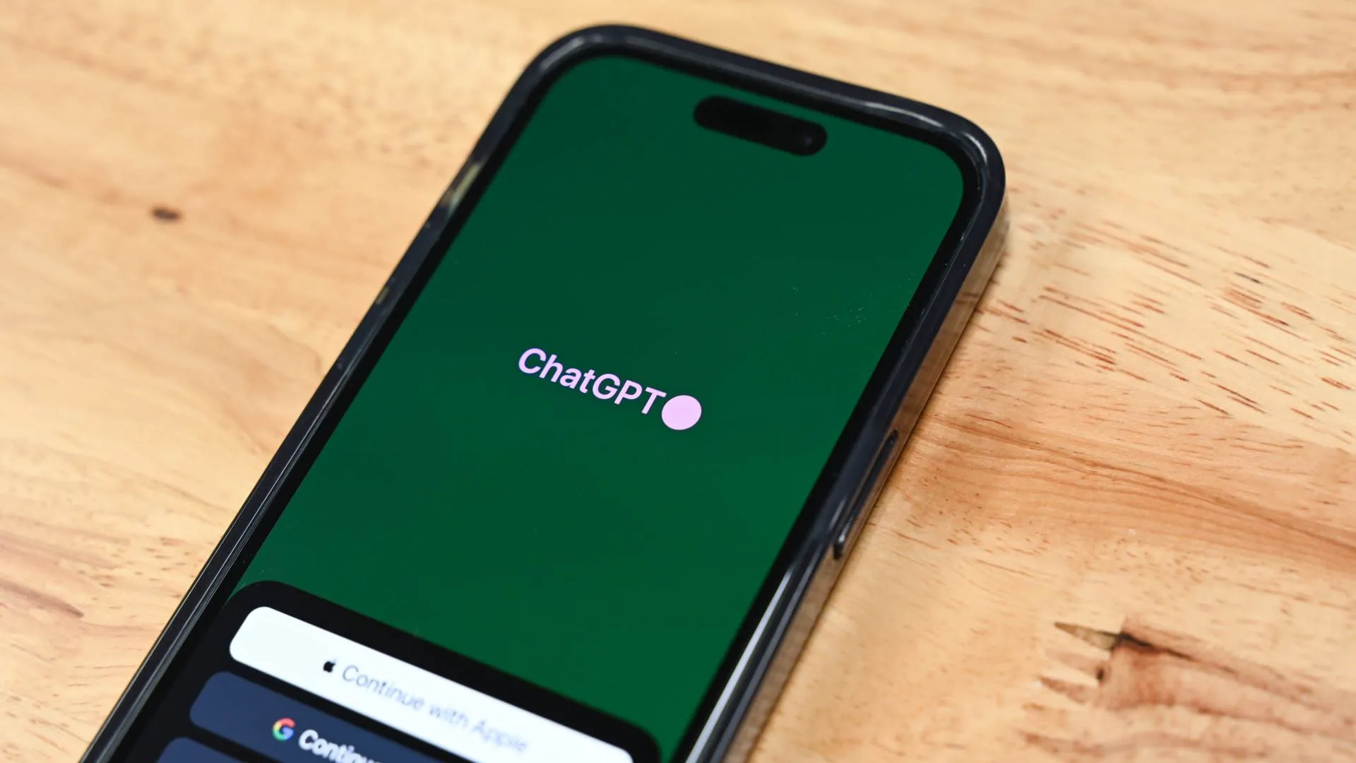 Giao diện ứng dụng ChatGPT chính thức trên iPhone, chuẩn bị cho việc kiểm tra số lạ
