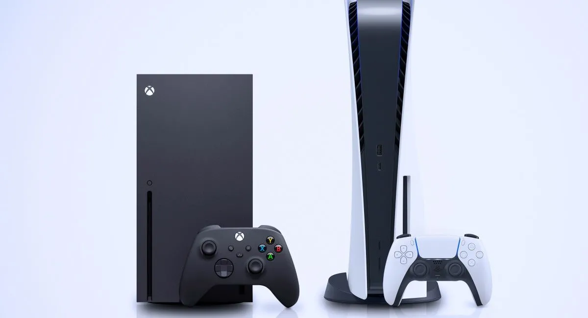 Hai console cạnh tranh: Xbox Series X và PlayStation 5 trên thị trường game.