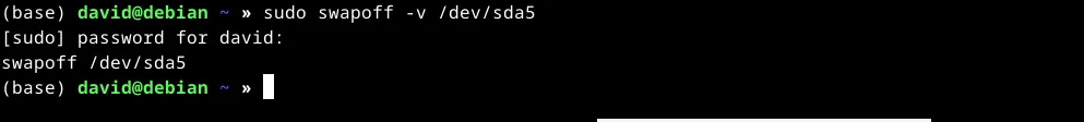 Kết quả lệnh swapoff trong terminal Linux, hiển thị quá trình tắt phân vùng swap.