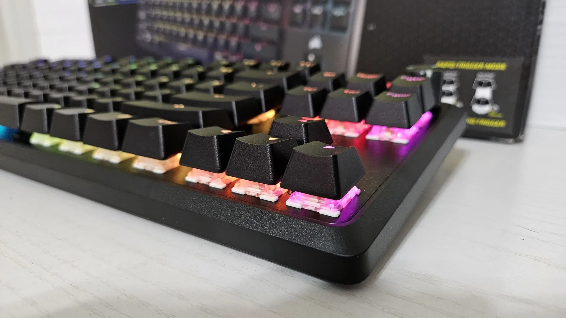 Khoảng cách giữa keycap và bề mặt bàn phím Corsair K70 PRO TKL