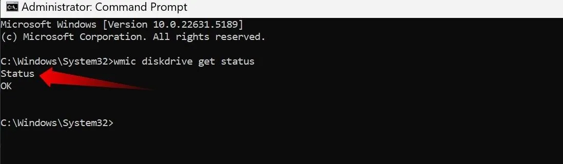 Kiểm tra tình trạng sức khỏe ổ đĩa cứng bằng lệnh wmic diskdrive get status trong Command Prompt, hiển thị trạng thái 'OK'.