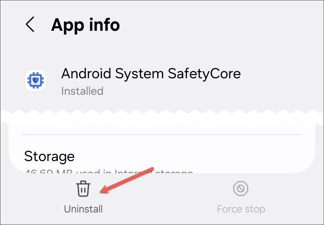 Màn hình cài đặt hệ thống của Android hiển thị chi tiết ứng dụng Android System SafetyCore, nơi người dùng có thể quản lý hoặc gỡ cài đặt.