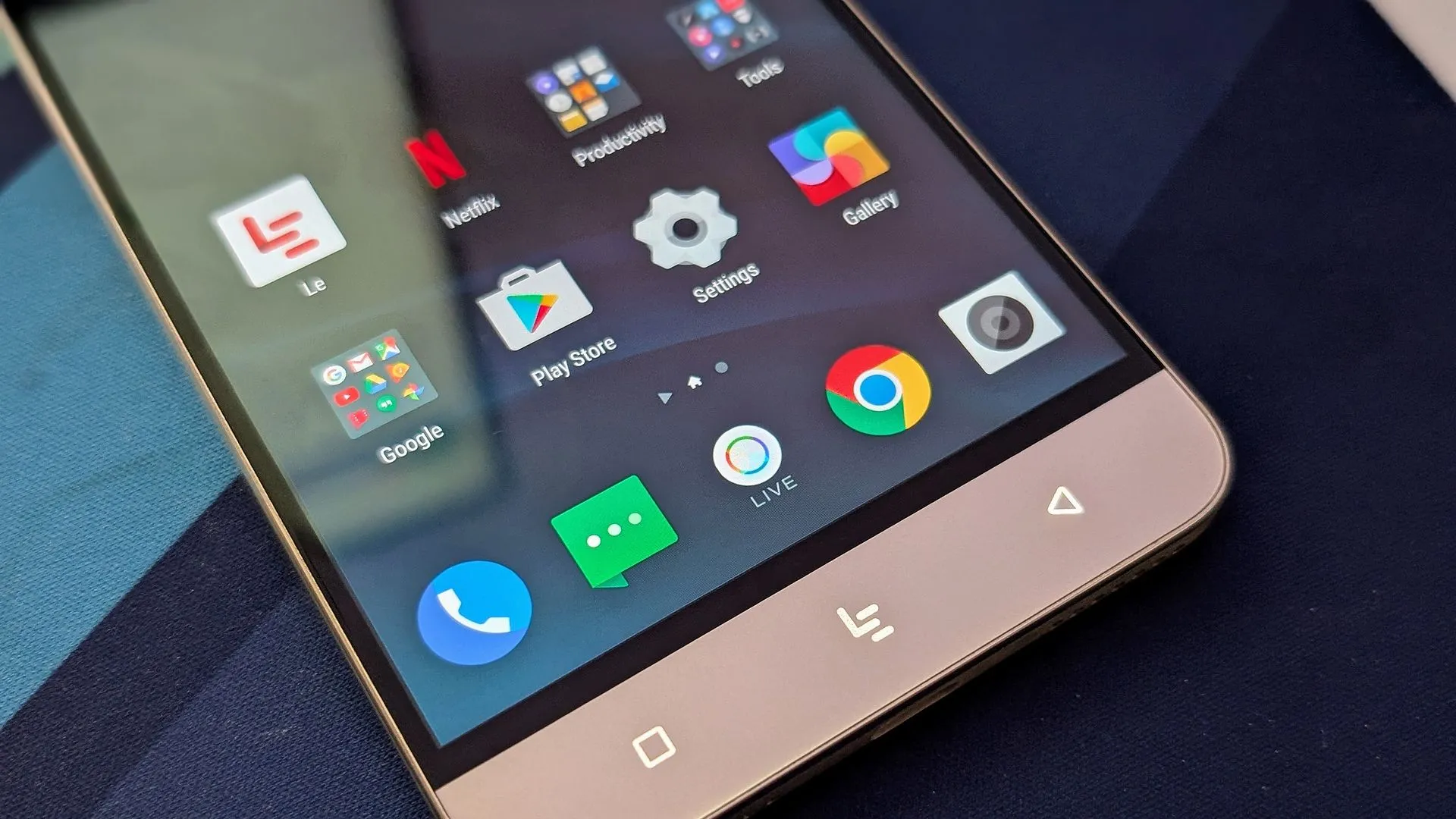 Màn hình giao diện EUI của LeEco Le Pro 3 hiển thị cài đặt Quick Settings bất thường