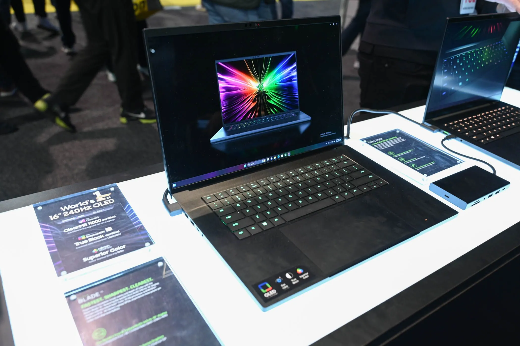 Máy tính xách tay gaming Razer Blade 16 tại triển lãm CES 2024, một lựa chọn thay thế cho PC desktop nhưng vẫn có những hạn chế riêng.