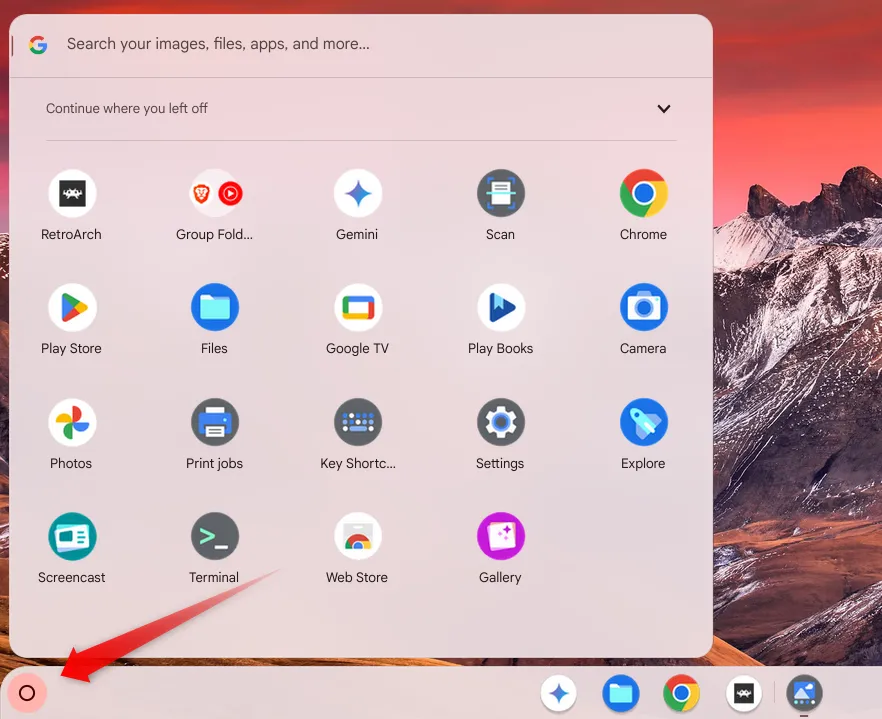 Mở Launcher (trình khởi chạy ứng dụng) trên Chromebook bằng cách nhấp vào biểu tượng hình tròn.