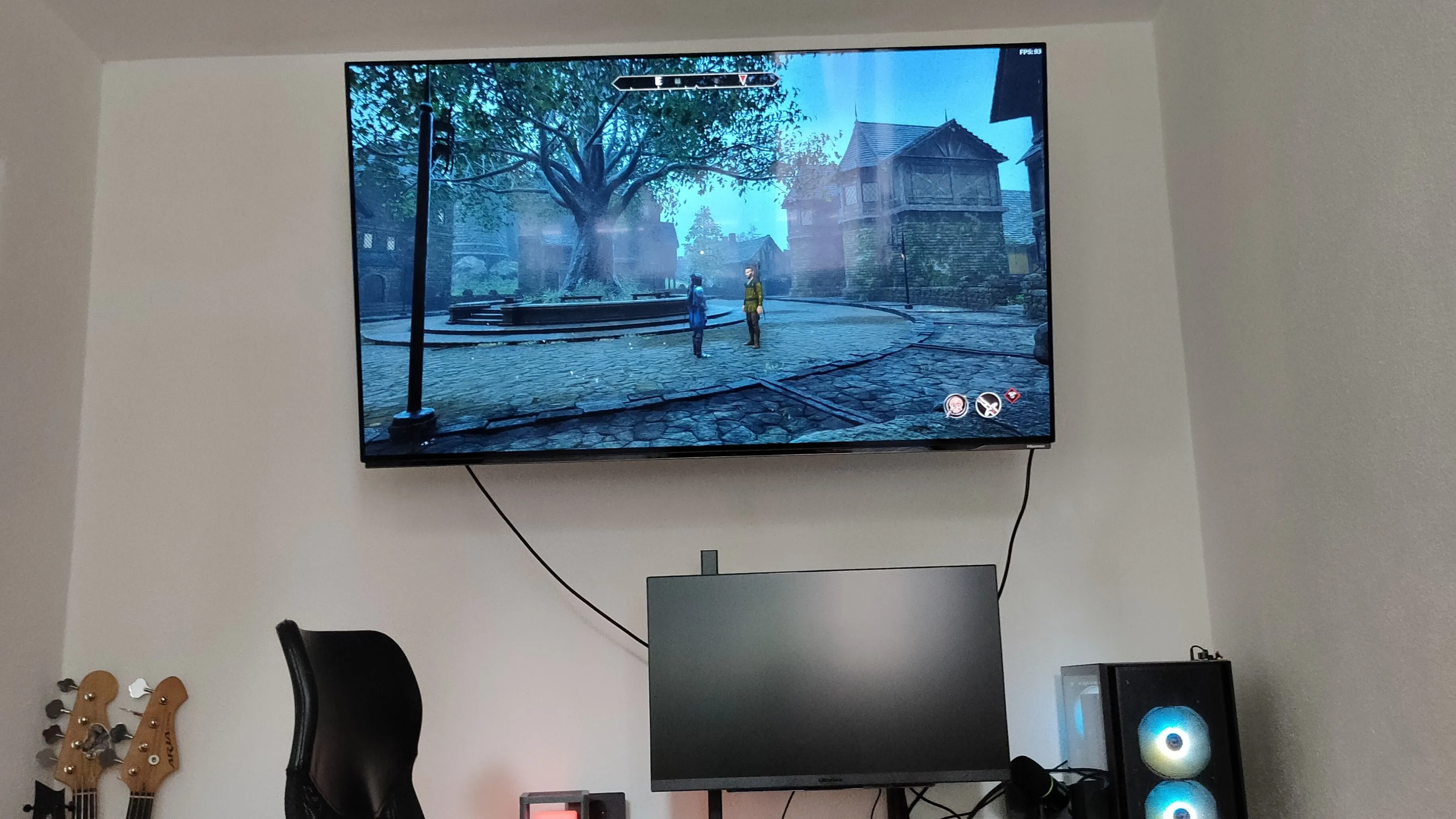 Một chiếc TV Hisense 55A85K 55 inch 4K 120Hz OLED được kết nối với PC gaming, đang trình chiếu game The Elder Scrolls IV: Oblivion Remastered.