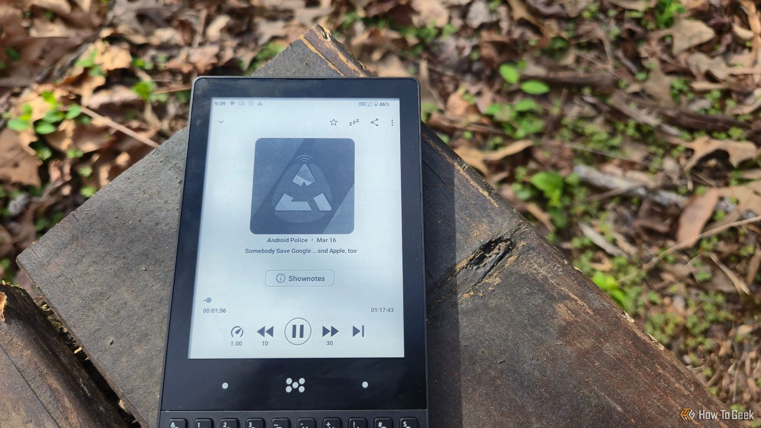 Nghe podcast trên Minimal Phone, tận hưởng trải nghiệm giải trí đơn giản.