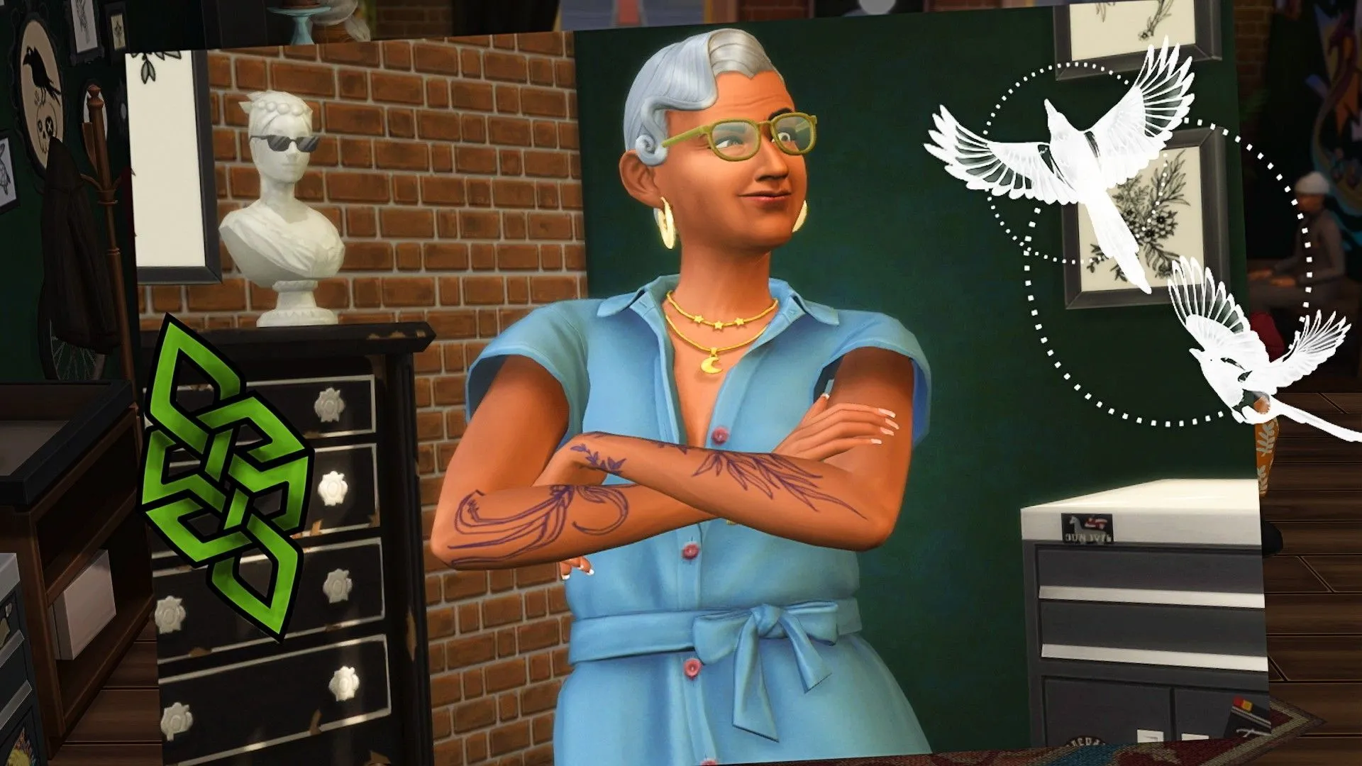 Nữ nghệ sĩ xăm lớn tuổi suy nghĩ về tác phẩm tiếp theo trong The Sims 4, thể hiện sự khéo léo cần có trong Black Widow Challenge