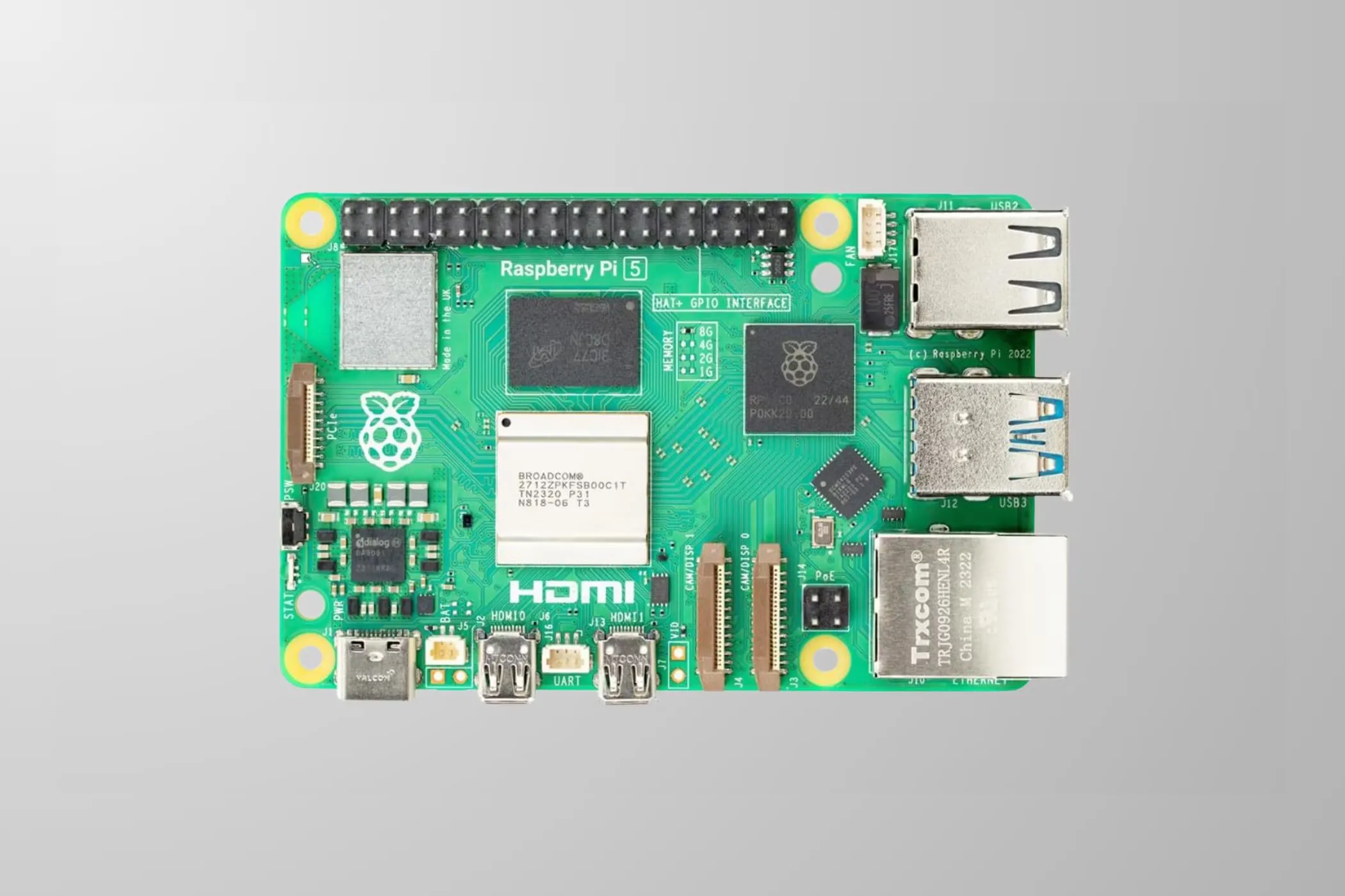 Raspberry Pi 5 trên nền màu xám, hiển thị các thành phần và cổng của bo mạch