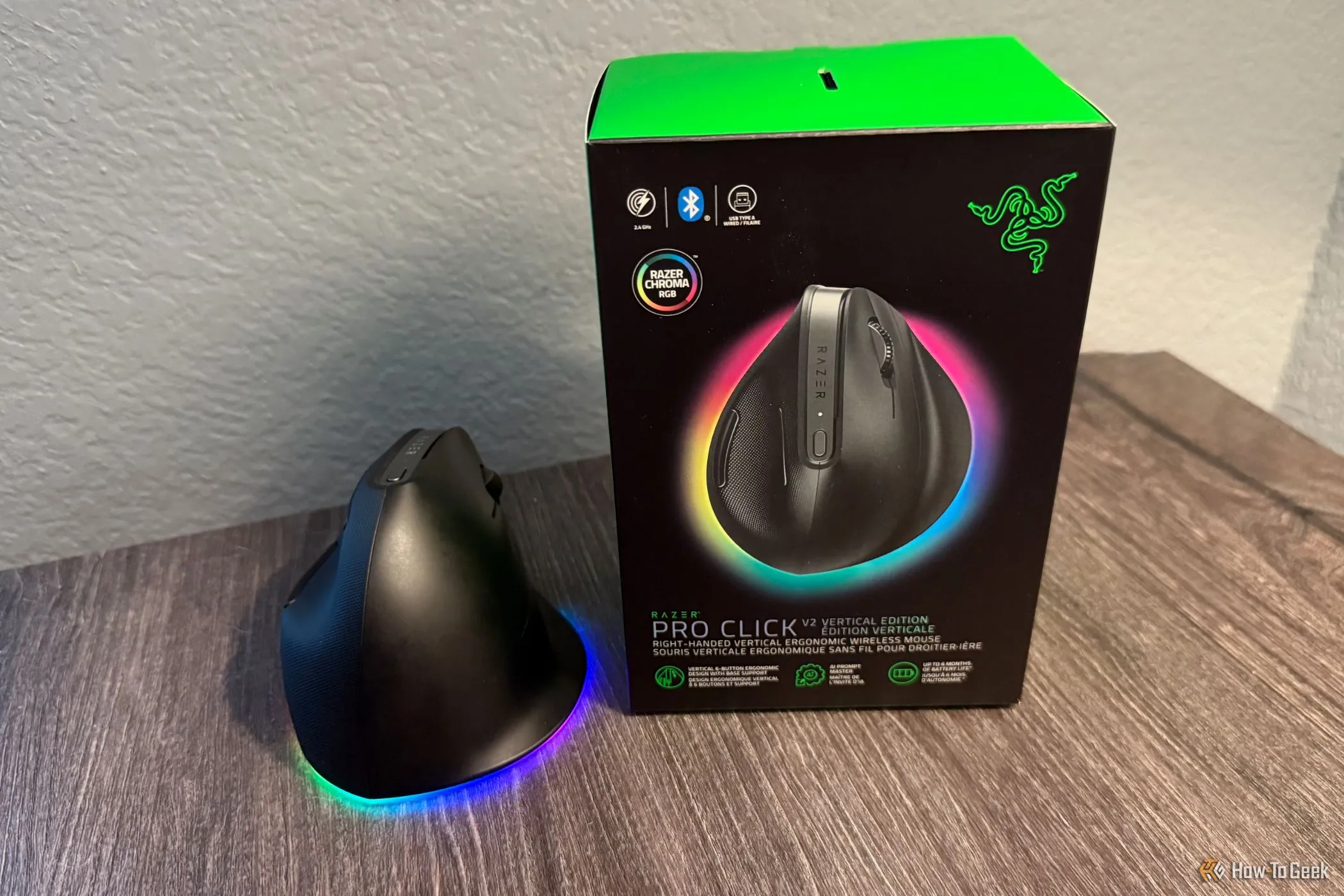 Razer Pro Click V2 Vertical Edition cùng hộp sản phẩm
