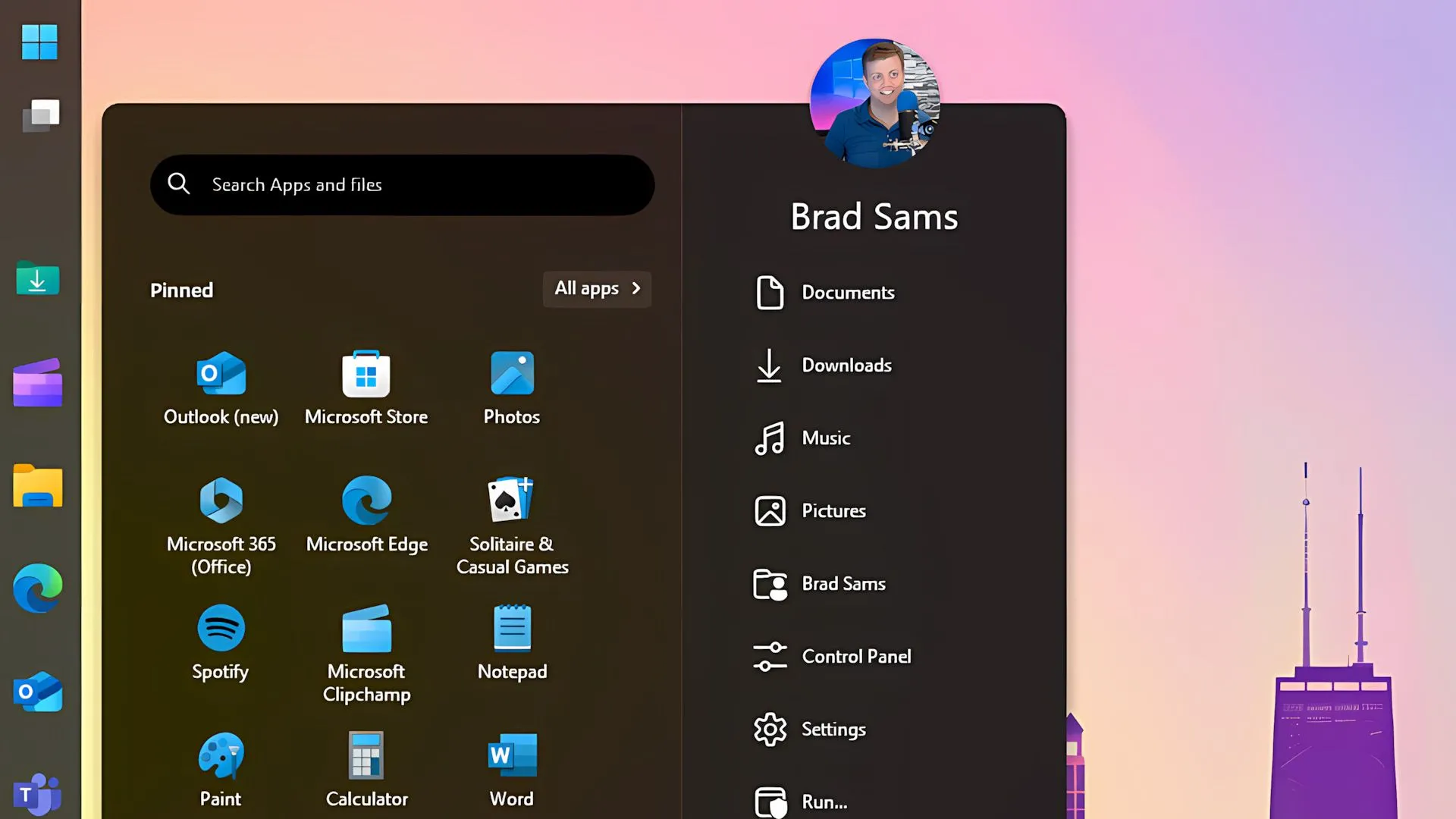Thanh tác vụ Windows 11 hiển thị ở cạnh bên màn hình với tính năng thanh tác vụ dọc của Start11