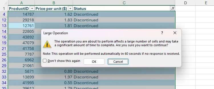Thông báo cảnh báo của Excel về việc thao tác có thể mất nhiều thời gian.