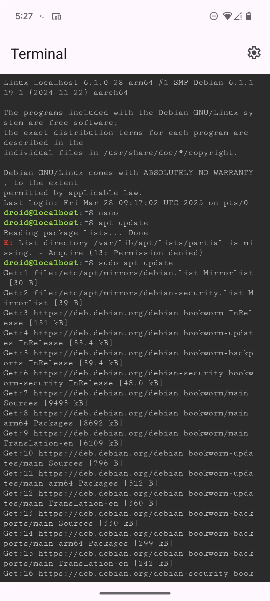 Thực hiện lệnh kiểm tra cập nhật (sudo apt update) trong Linux Terminal trên Google Pixel 6